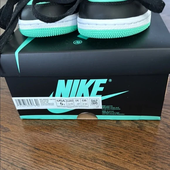 Nike Air Black and Teal Sneakers - Picture 4 of 5